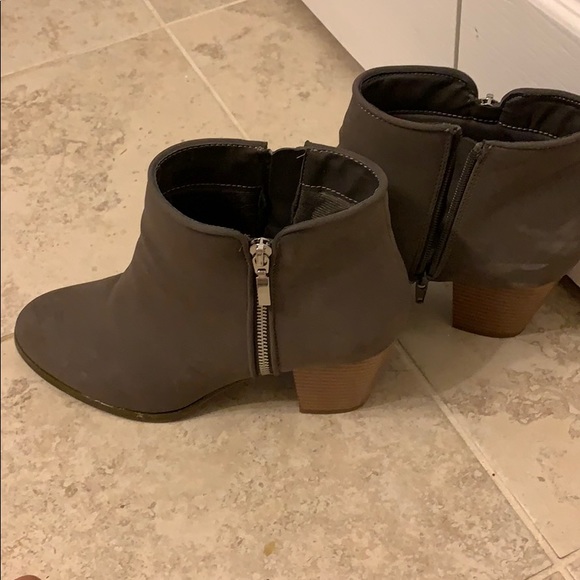 Grey booties - Picture 3 of 6